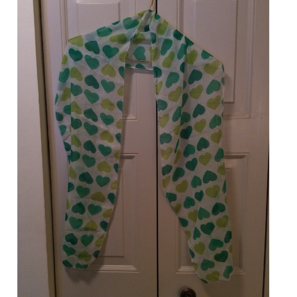 Green Hearts Scarf